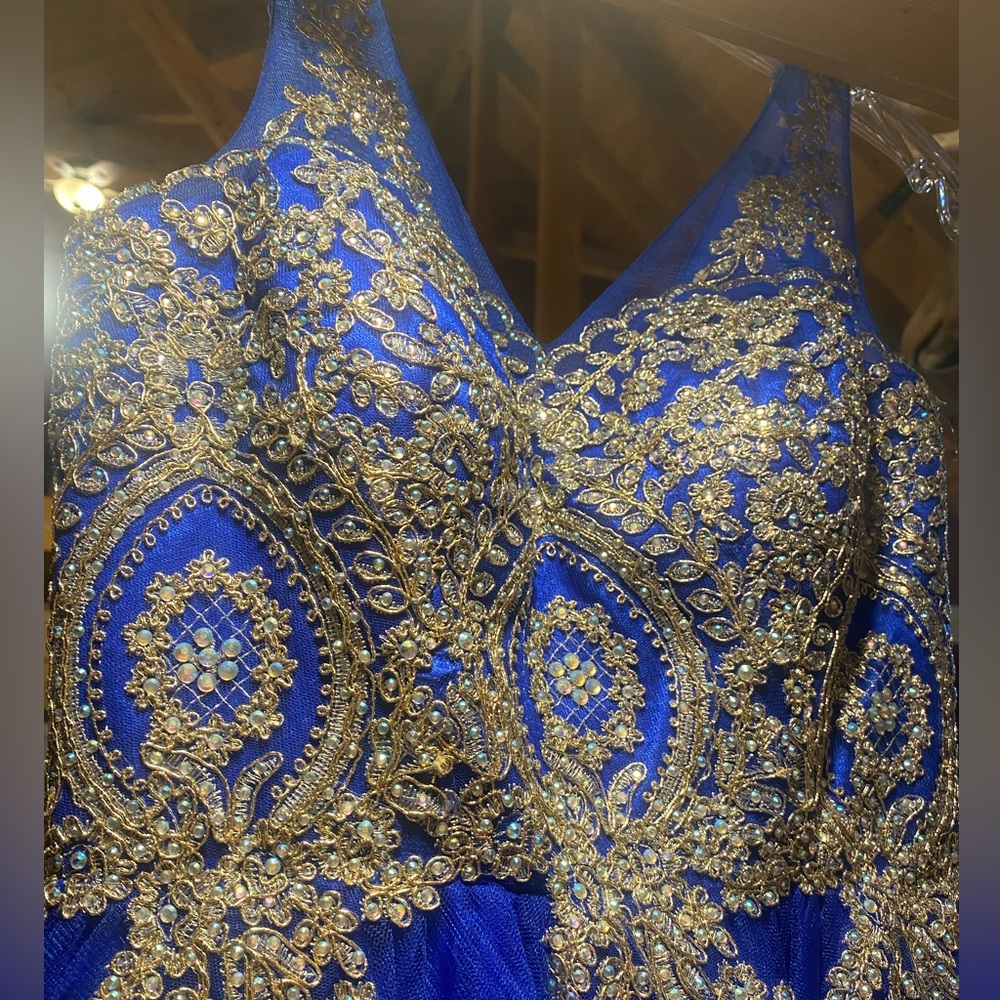 Dancing Queen Formal Dress - Picture 3 of 4